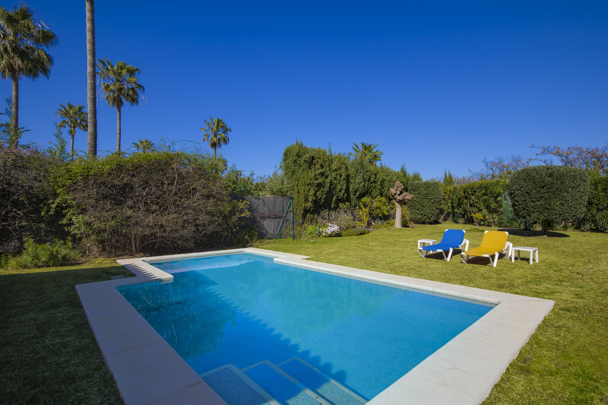 3 Bed Townhouse for sale in Benahavís Costa Del Sol, Málaga, Spain