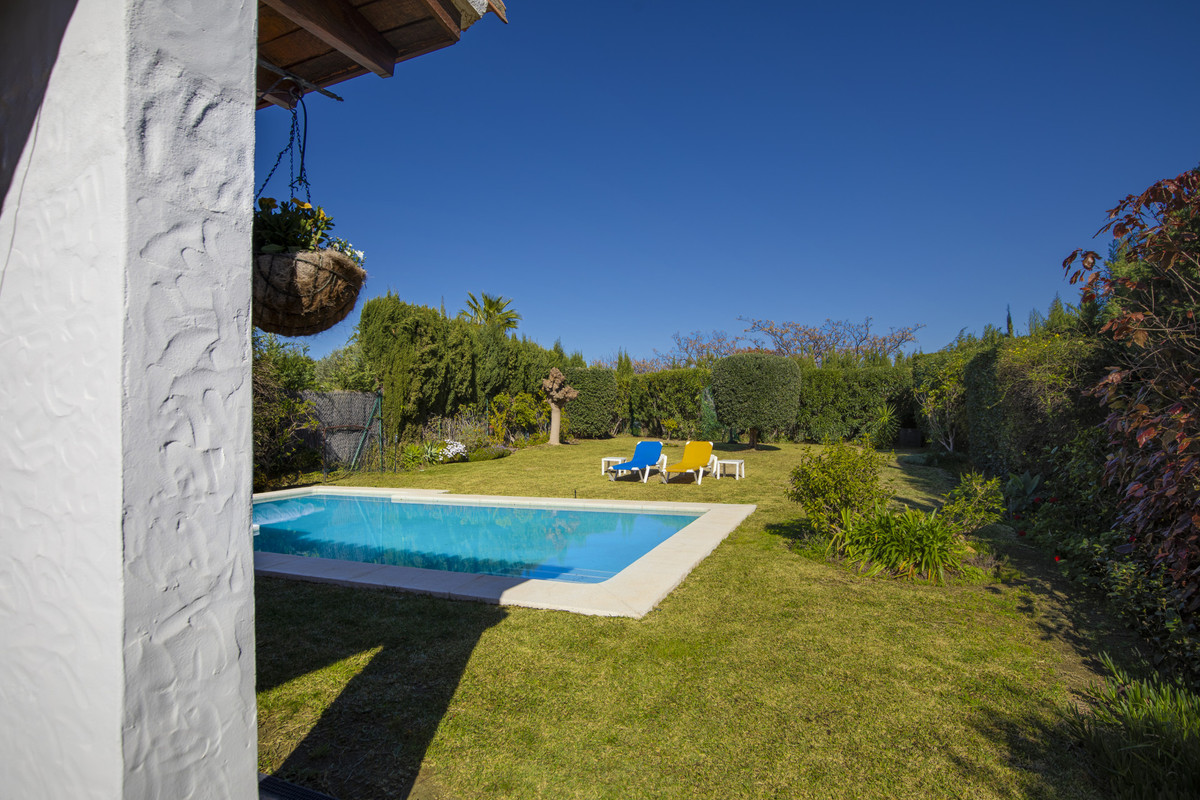 3 Bed Townhouse for sale in Benahavís Costa Del Sol, Málaga, Spain