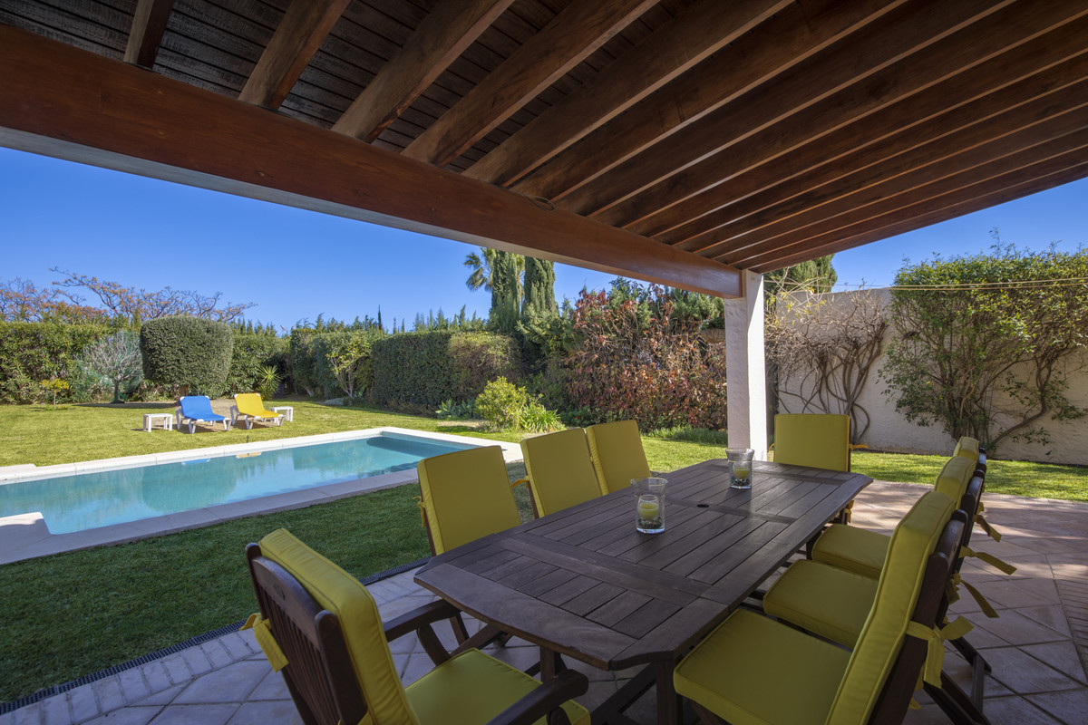 3 Bed Townhouse for sale in Benahavís Costa Del Sol, Málaga, Spain
