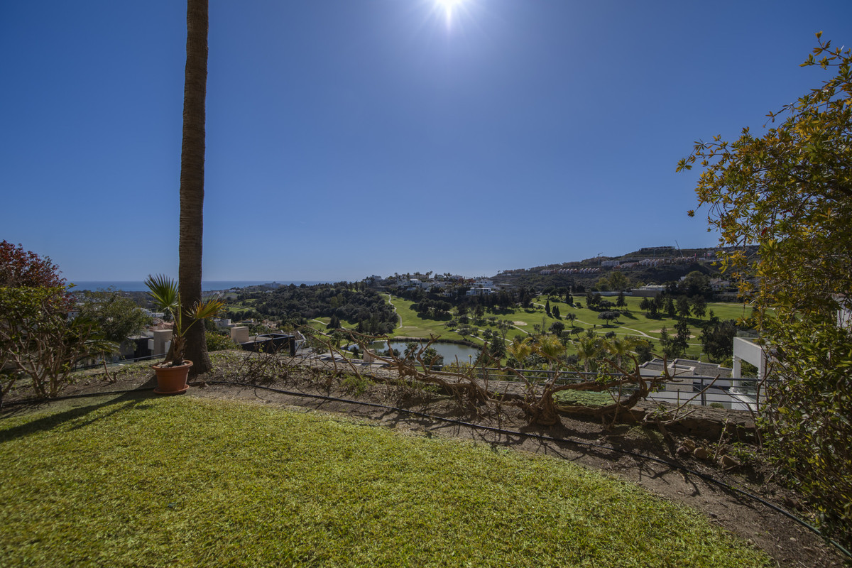 3 Bed Townhouse for sale in Benahavís Costa Del Sol, Málaga, Spain