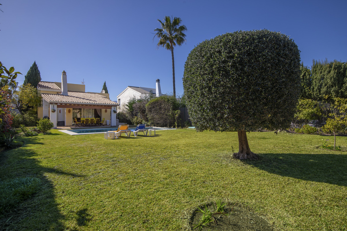 3 Bed Townhouse for sale in Benahavís Costa Del Sol, Málaga, Spain