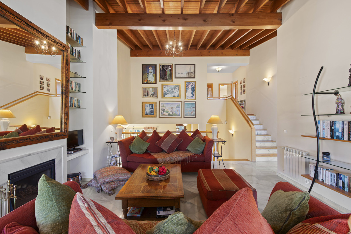 3 Bed Townhouse for sale in Benahavís Costa Del Sol, Málaga, Spain