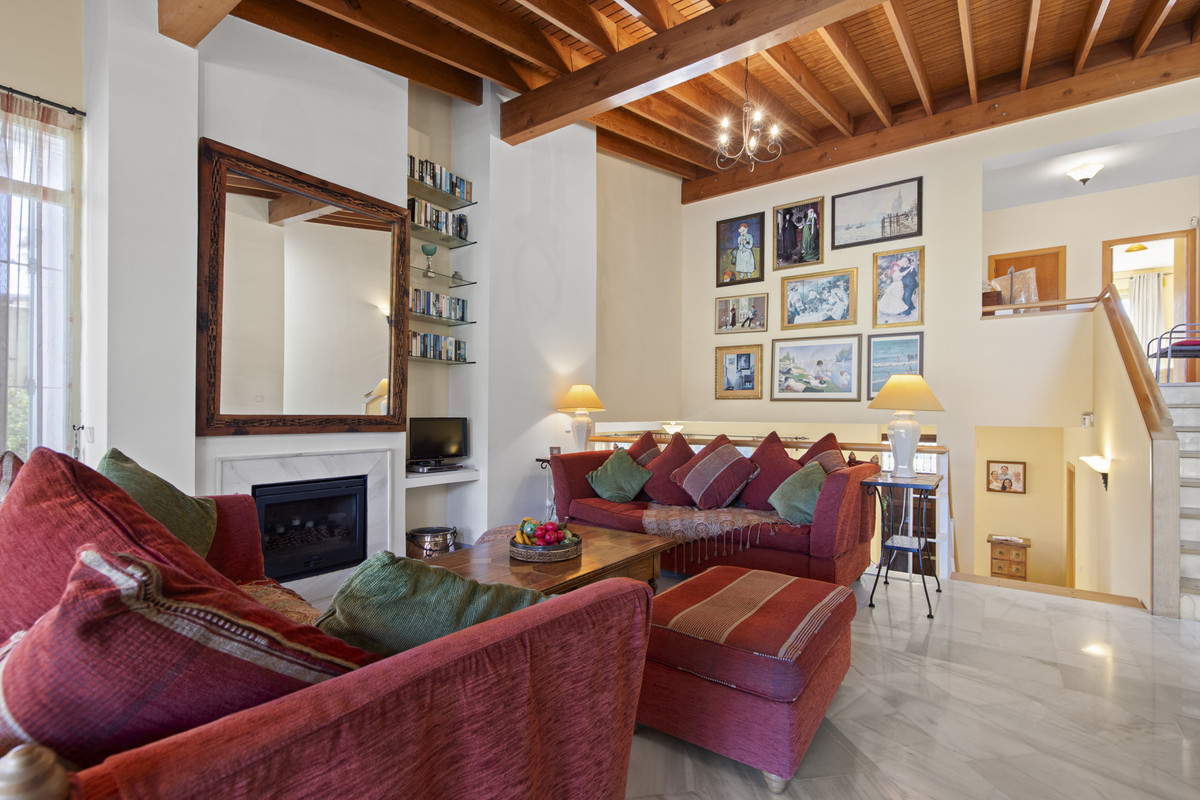 3 Bed Townhouse for sale in Benahavís Costa Del Sol, Málaga, Spain
