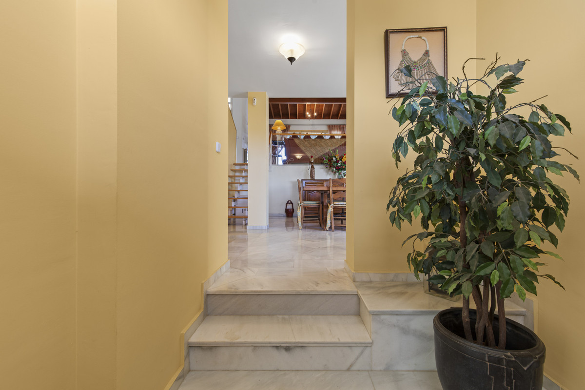 3 Bed Townhouse for sale in Benahavís Costa Del Sol, Málaga, Spain