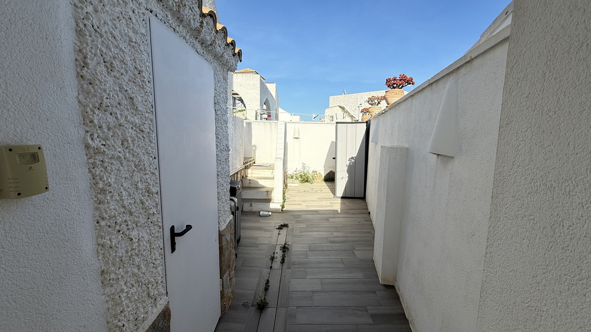 2 Bed Townhouse for sale in Villamartin Costa Blanca, Alicante, Spain