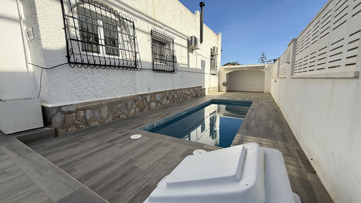 2 Bed Townhouse for sale in Villamartin Costa Blanca, Alicante, Spain