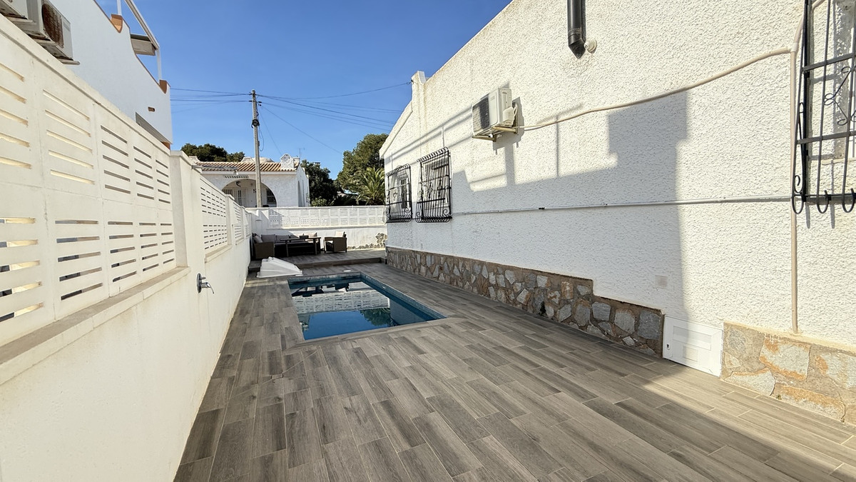 2 Bed Townhouse for sale in Villamartin Costa Blanca, Alicante, Spain