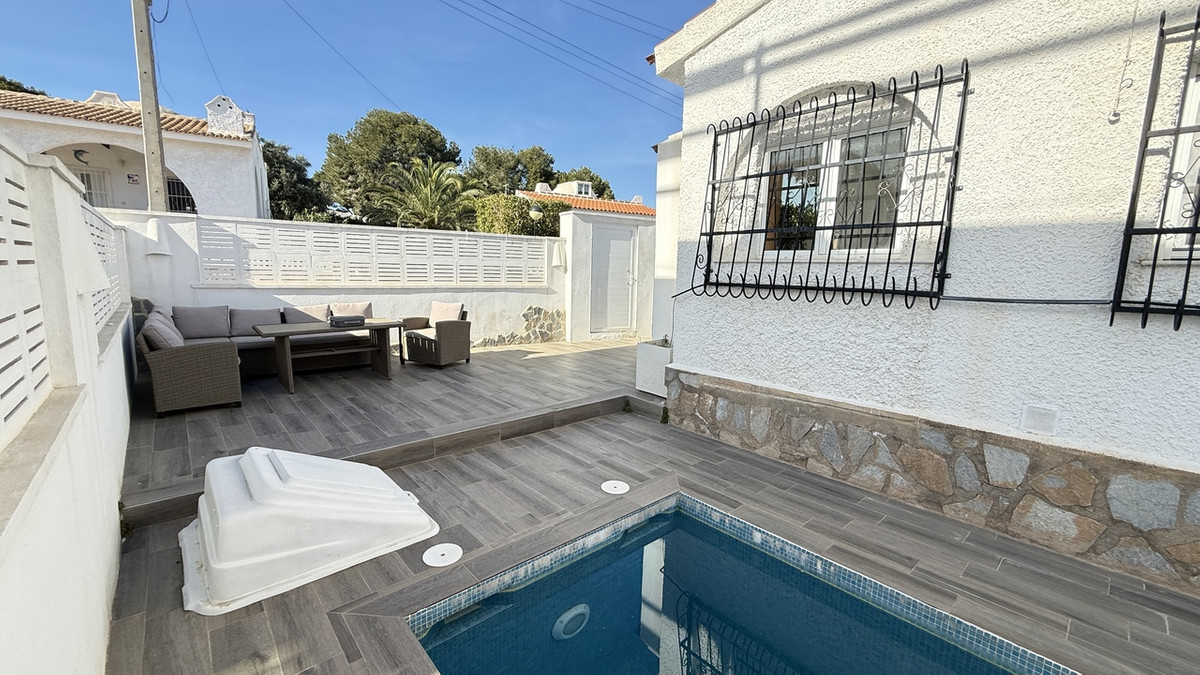 2 Bed Townhouse for sale in Villamartin Costa Blanca, Alicante, Spain