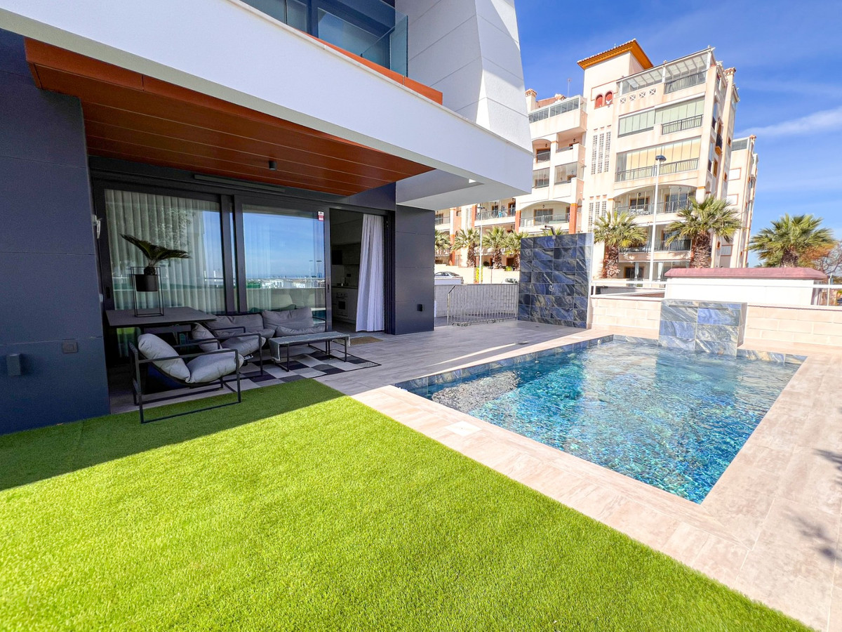 Se vende Apartamento Planta Baja de 3 dormitorios en Costa Blanca, Alicante, España