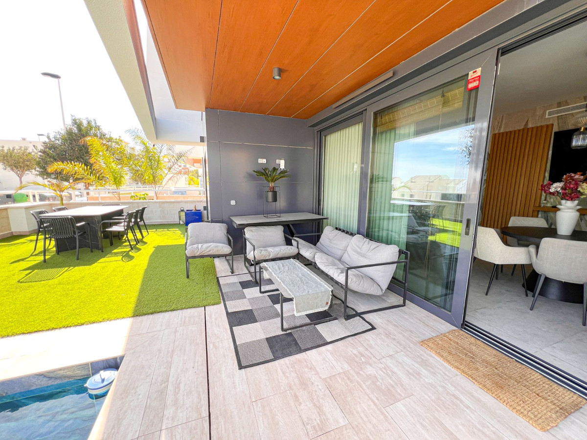 Se vende Apartamento Planta Baja de 3 dormitorios en Costa Blanca, Alicante, España