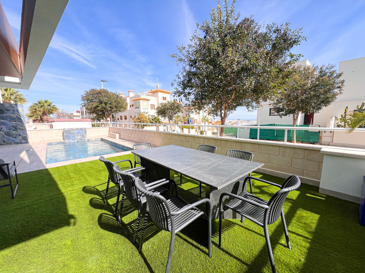 Se vende Apartamento Planta Baja de 3 dormitorios en Costa Blanca, Alicante, España