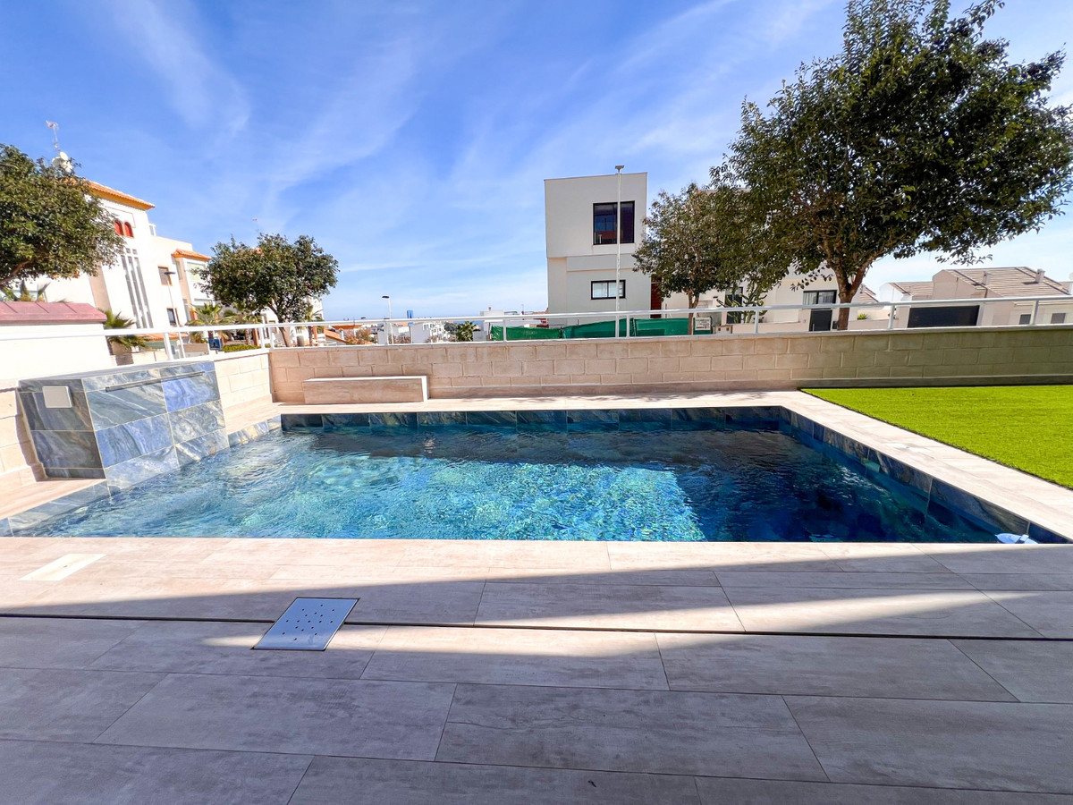 Se vende Apartamento Planta Baja de 3 dormitorios en Costa Blanca, Alicante, España