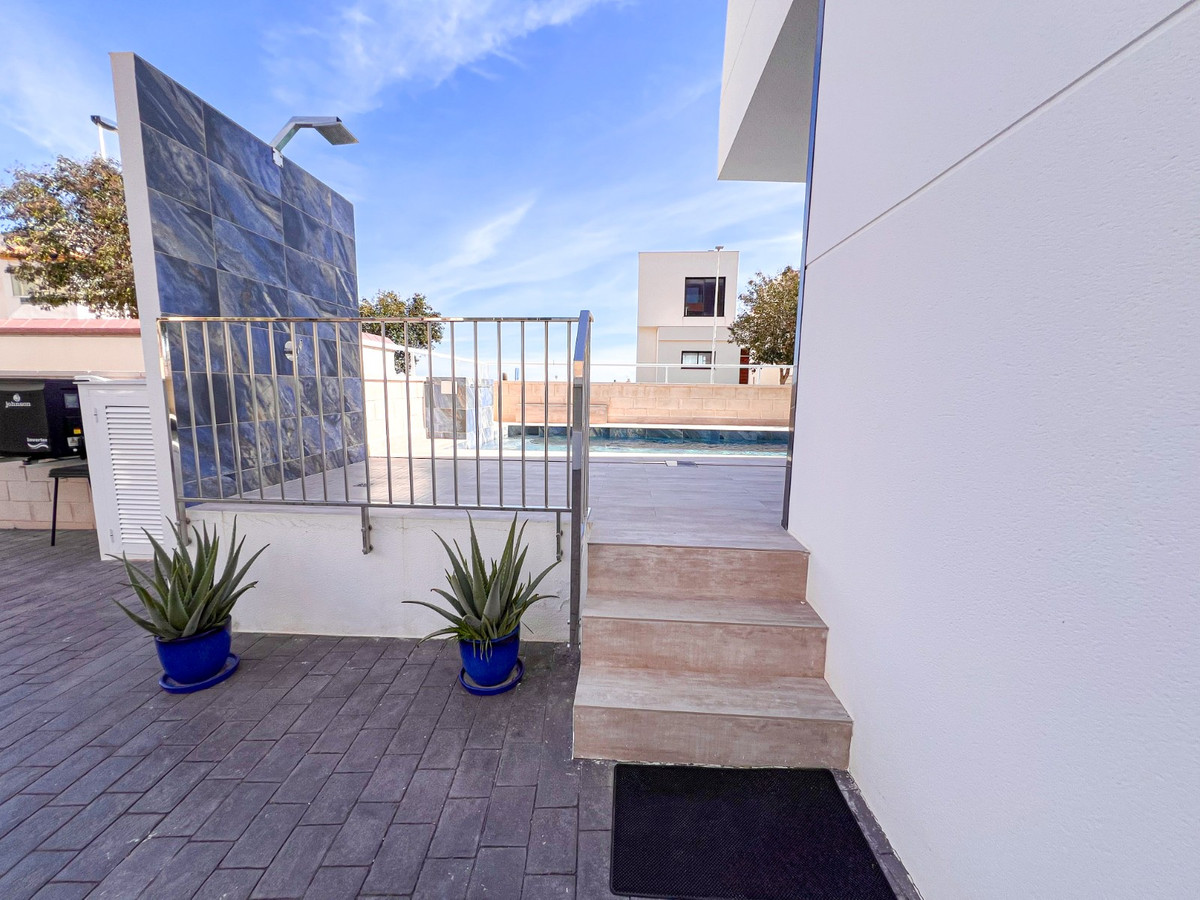 Se vende Apartamento Planta Baja de 3 dormitorios en Costa Blanca, Alicante, España