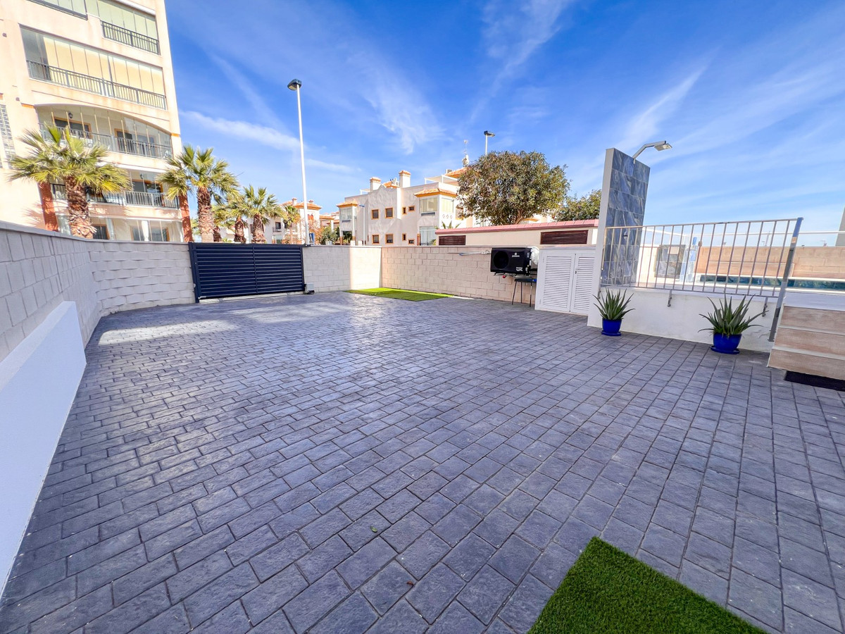 Se vende Apartamento Planta Baja de 3 dormitorios en Costa Blanca, Alicante, España
