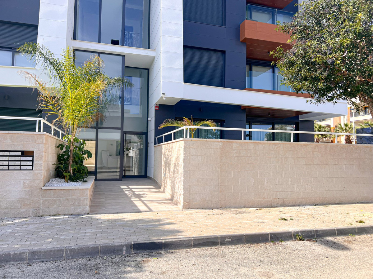 Se vende Apartamento Planta Baja de 3 dormitorios en Costa Blanca, Alicante, España