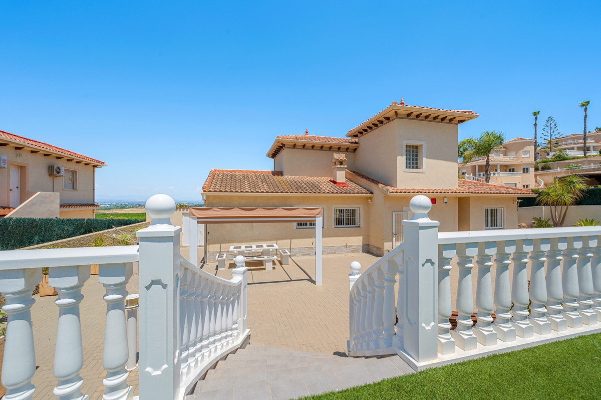 4 Bed Townhouse for sale in Algorfa Costa Blanca, Alicante, Spain