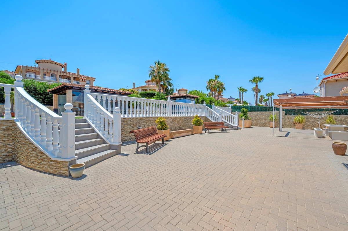 4 Bed Townhouse for sale in Algorfa Costa Blanca, Alicante, Spain