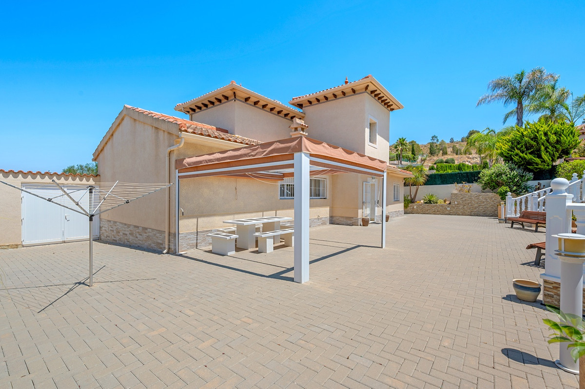4 Bed Townhouse for sale in Algorfa Costa Blanca, Alicante, Spain