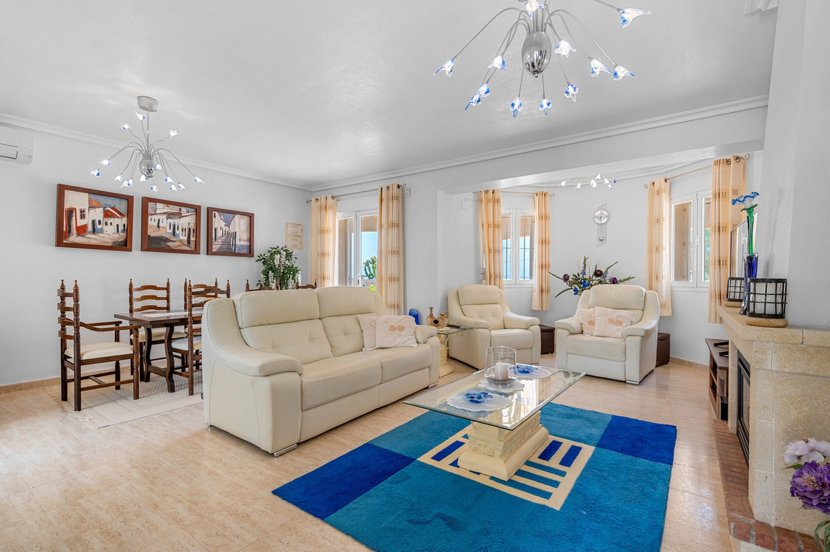 4 Bed Townhouse for sale in Algorfa Costa Blanca, Alicante, Spain