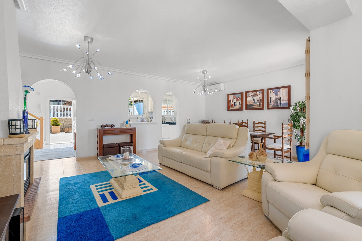 4 Bed Townhouse for sale in Algorfa Costa Blanca, Alicante, Spain