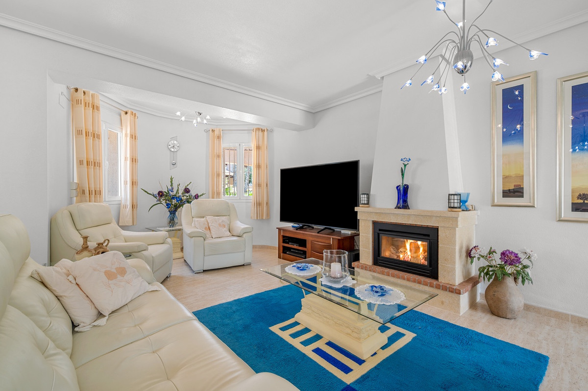 4 Bed Townhouse for sale in Algorfa Costa Blanca, Alicante, Spain