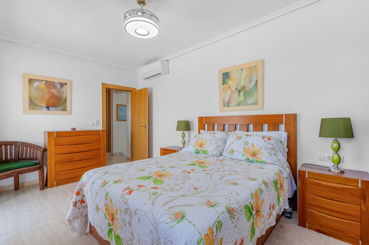4 Bed Townhouse for sale in Algorfa Costa Blanca, Alicante, Spain