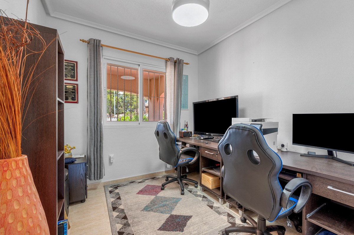 4 Bed Townhouse for sale in Algorfa Costa Blanca, Alicante, Spain