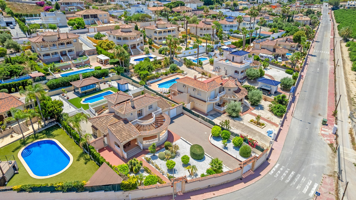4 Bed Townhouse for sale in Algorfa Costa Blanca, Alicante, Spain