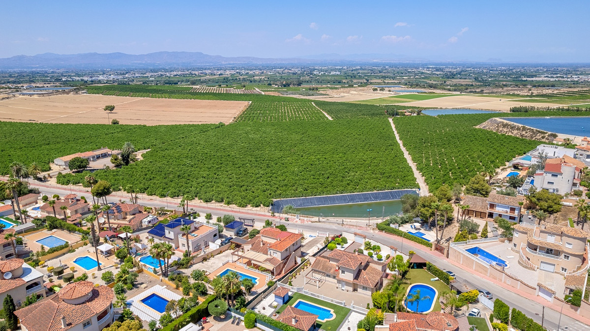 4 Bed Townhouse for sale in Algorfa Costa Blanca, Alicante, Spain