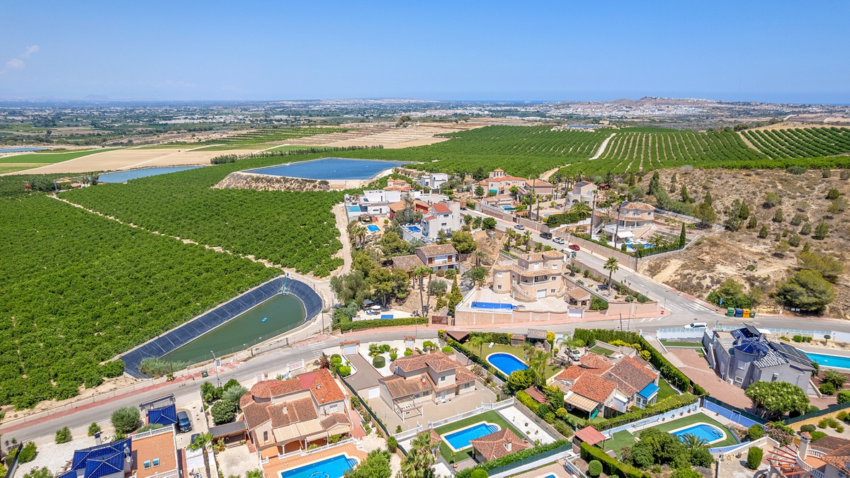 4 Bed Townhouse for sale in Algorfa Costa Blanca, Alicante, Spain
