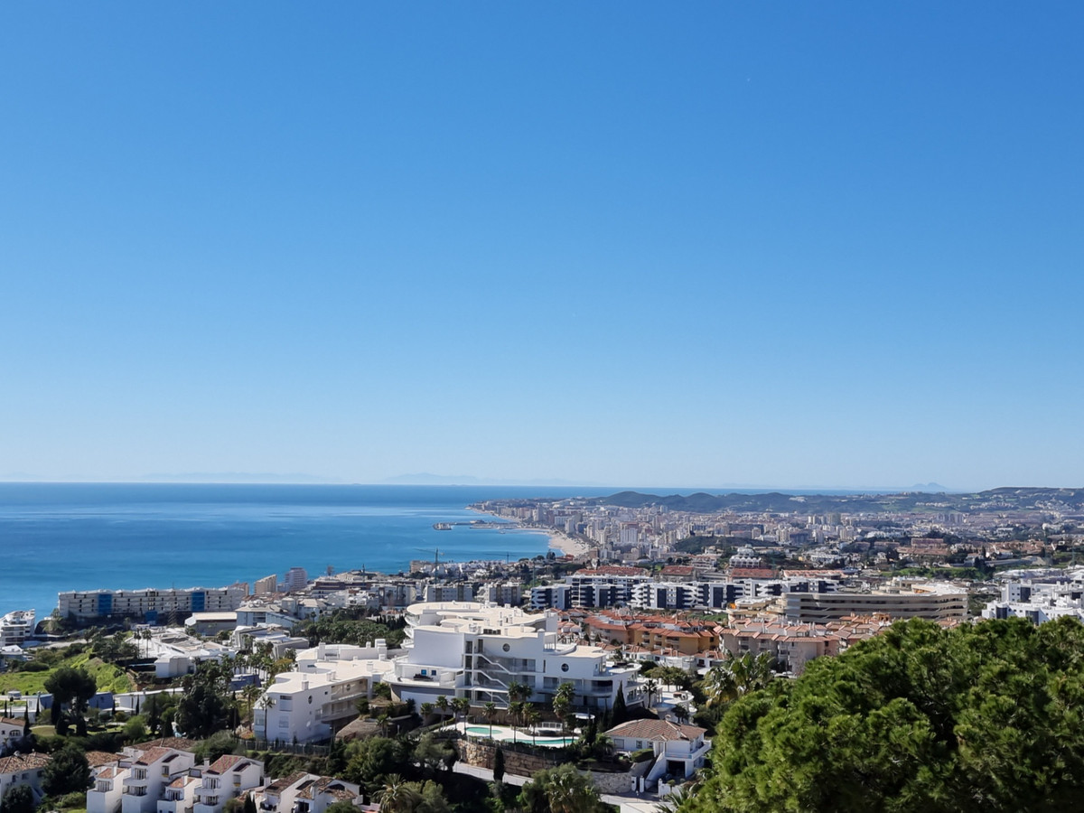 5 Bed Townhouse for sale in Benalmadena Costa Del Sol, Málaga, Spain