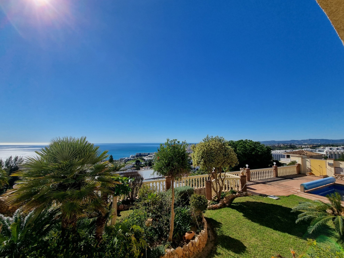 5 Bed Townhouse for sale in Benalmadena Costa Del Sol, Málaga, Spain