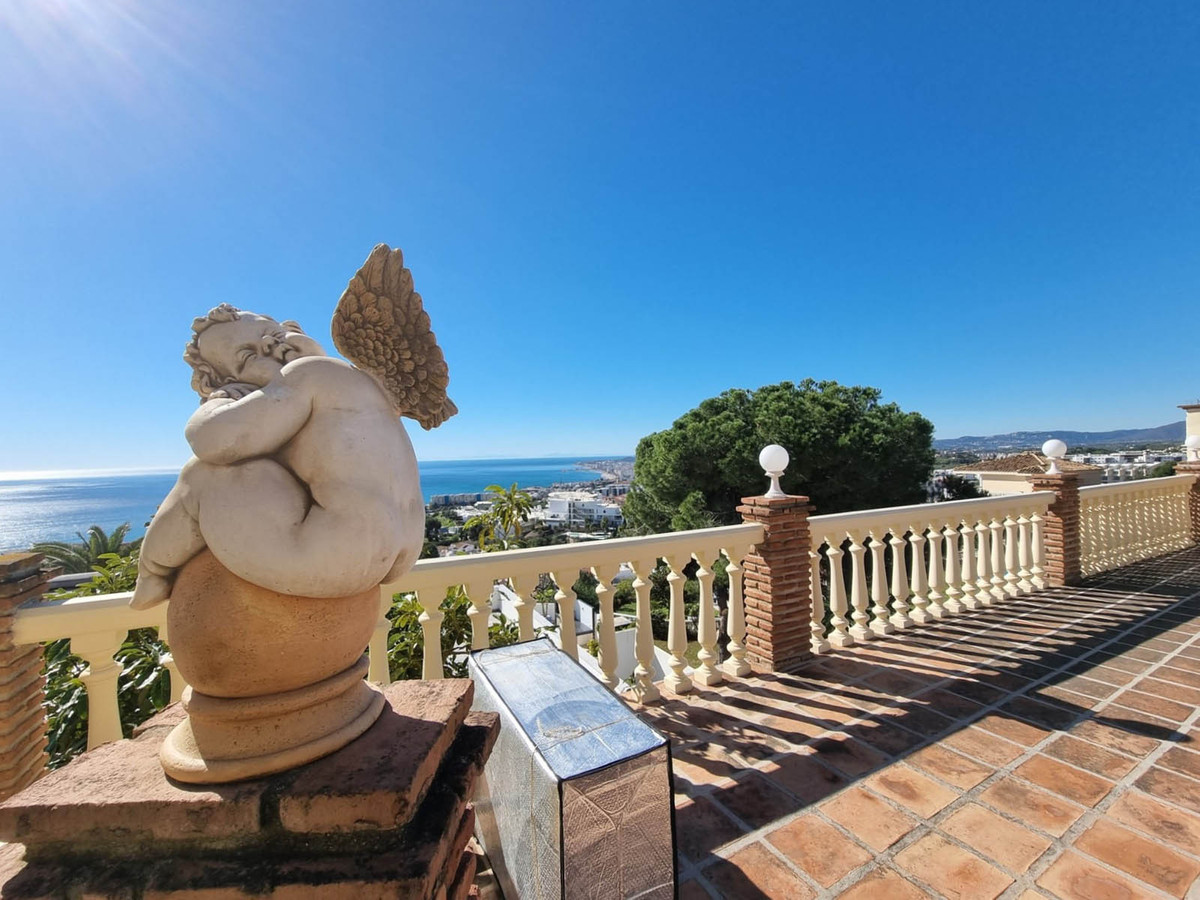 5 Bed Townhouse for sale in Benalmadena Costa Del Sol, Málaga, Spain