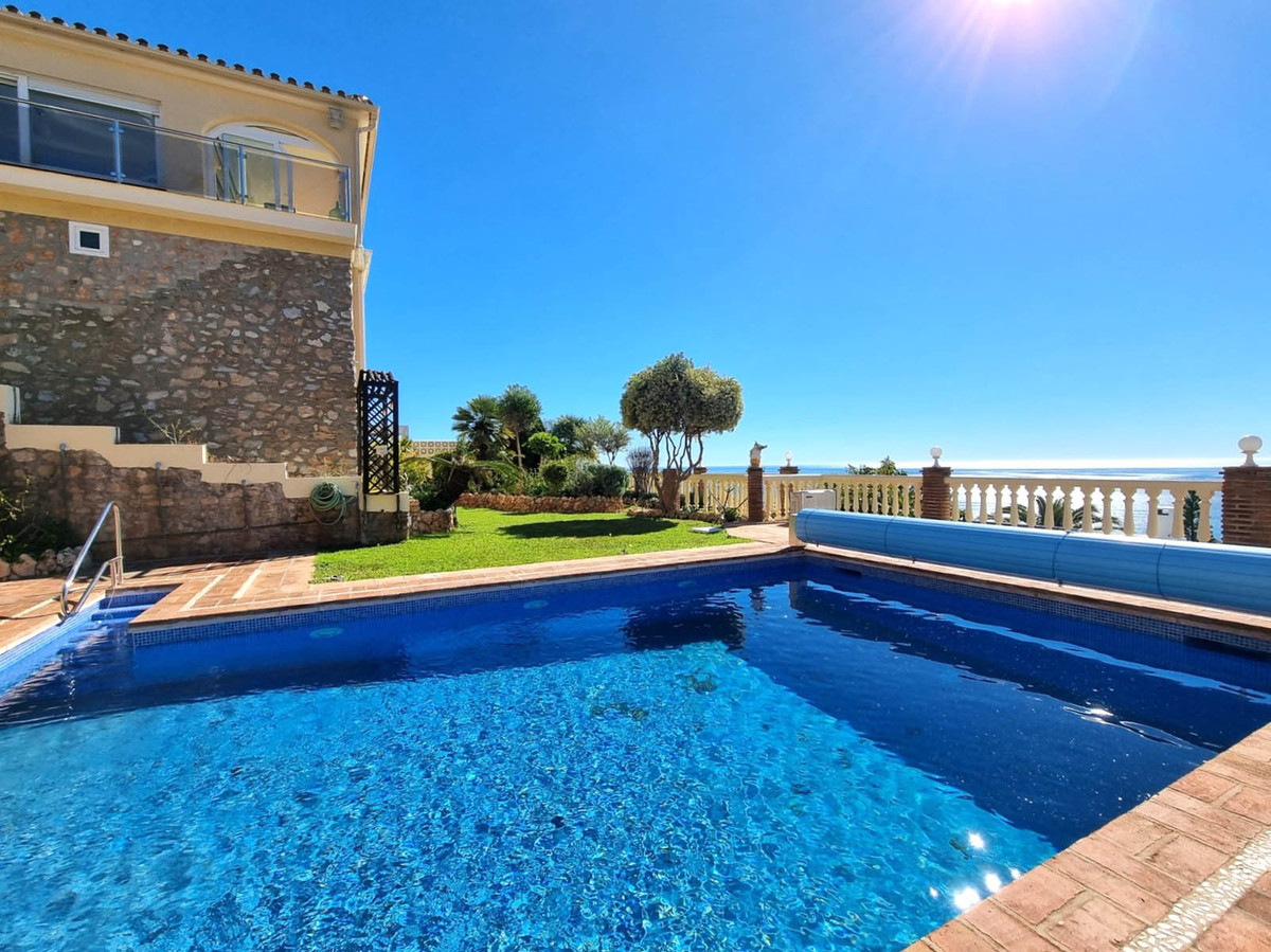 5 Bed Townhouse for sale in Benalmadena Costa Del Sol, Málaga, Spain