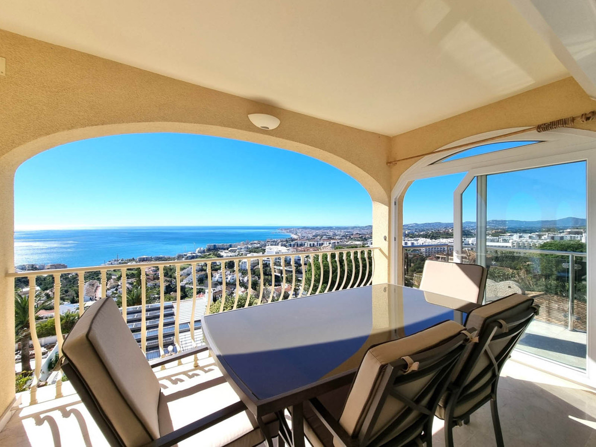 5 Bed Townhouse for sale in Benalmadena Costa Del Sol, Málaga, Spain