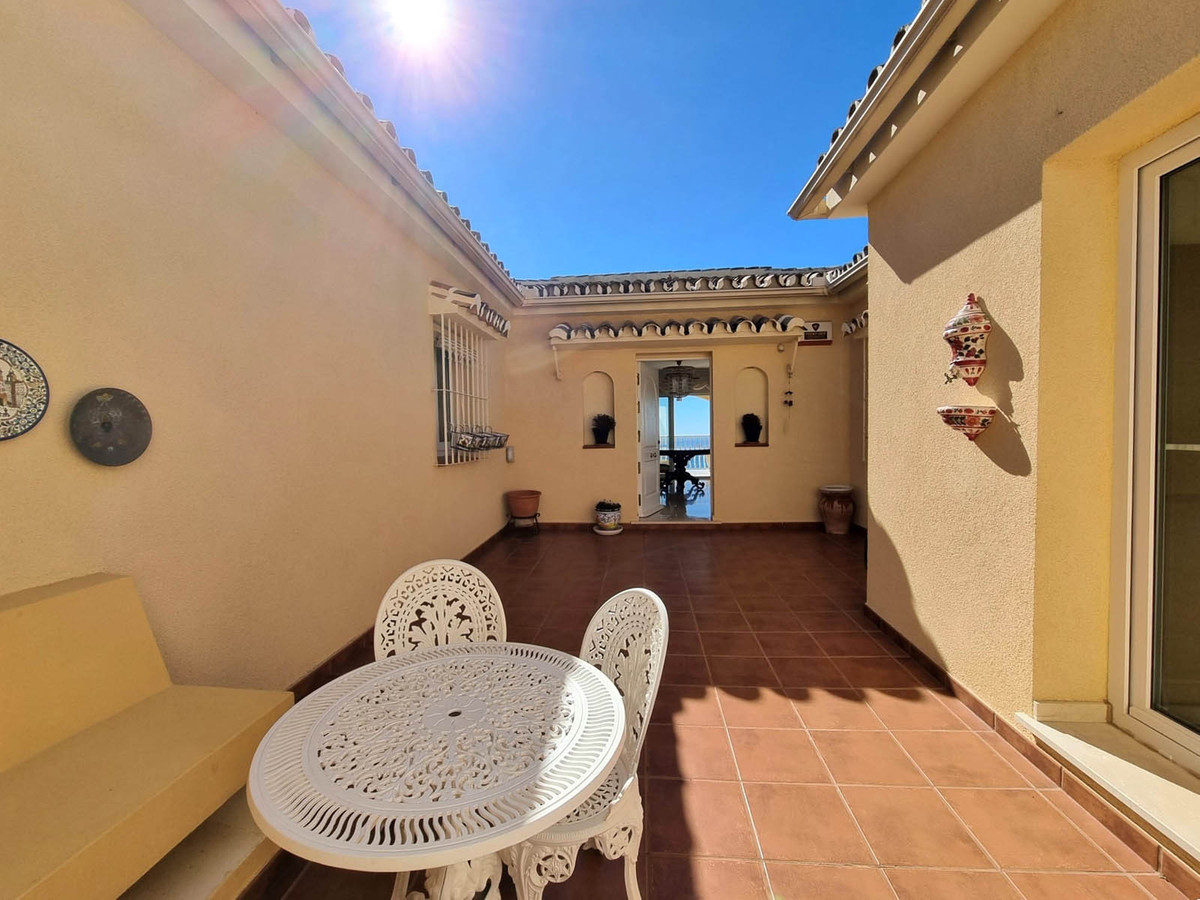 5 Bed Townhouse for sale in Benalmadena Costa Del Sol, Málaga, Spain