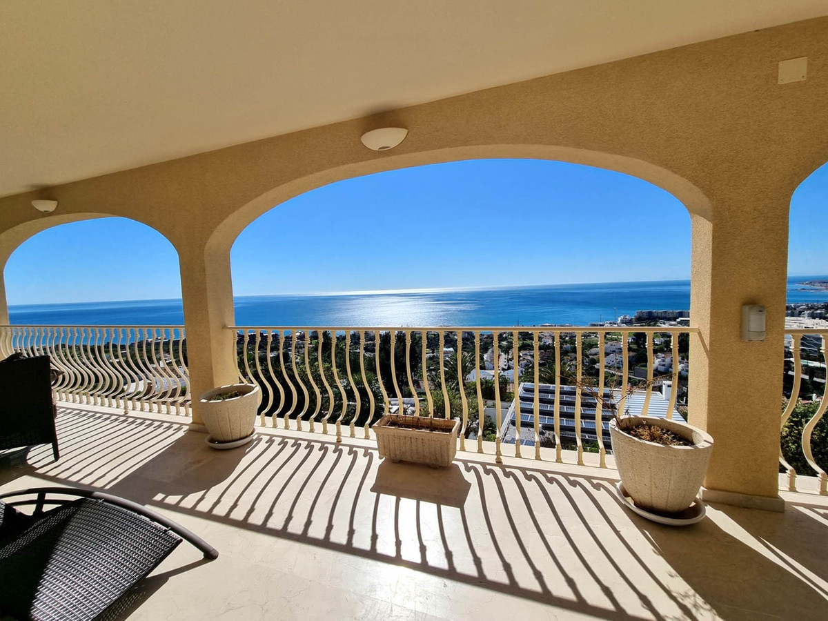 5 Bed Townhouse for sale in Benalmadena Costa Del Sol, Málaga, Spain