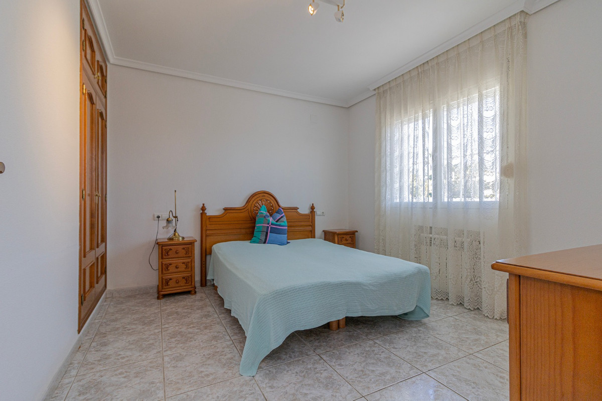 Se vende Villa - Chalet de 3 dormitorios en Costa Blanca, Alicante, España