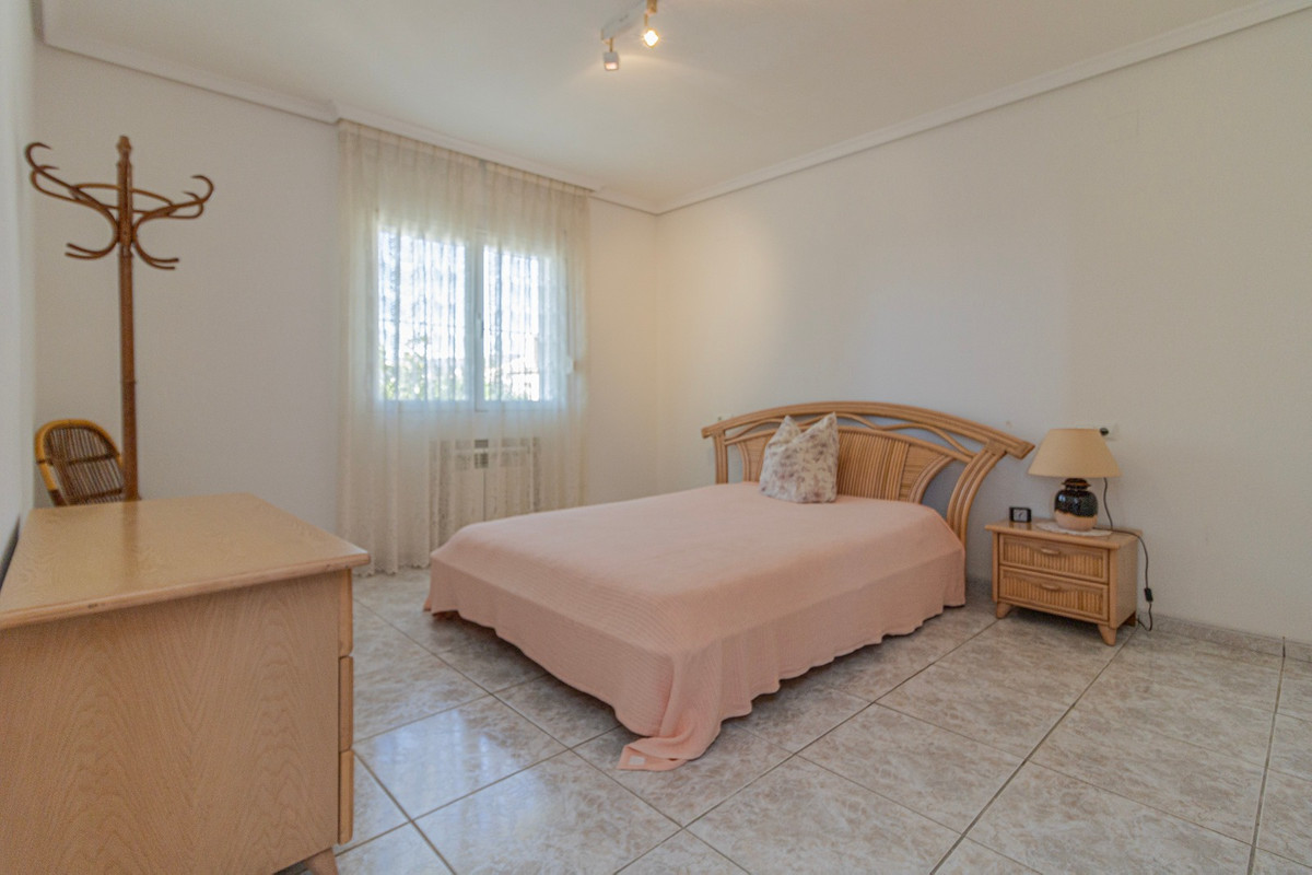 Se vende Villa - Chalet de 3 dormitorios en Costa Blanca, Alicante, España
