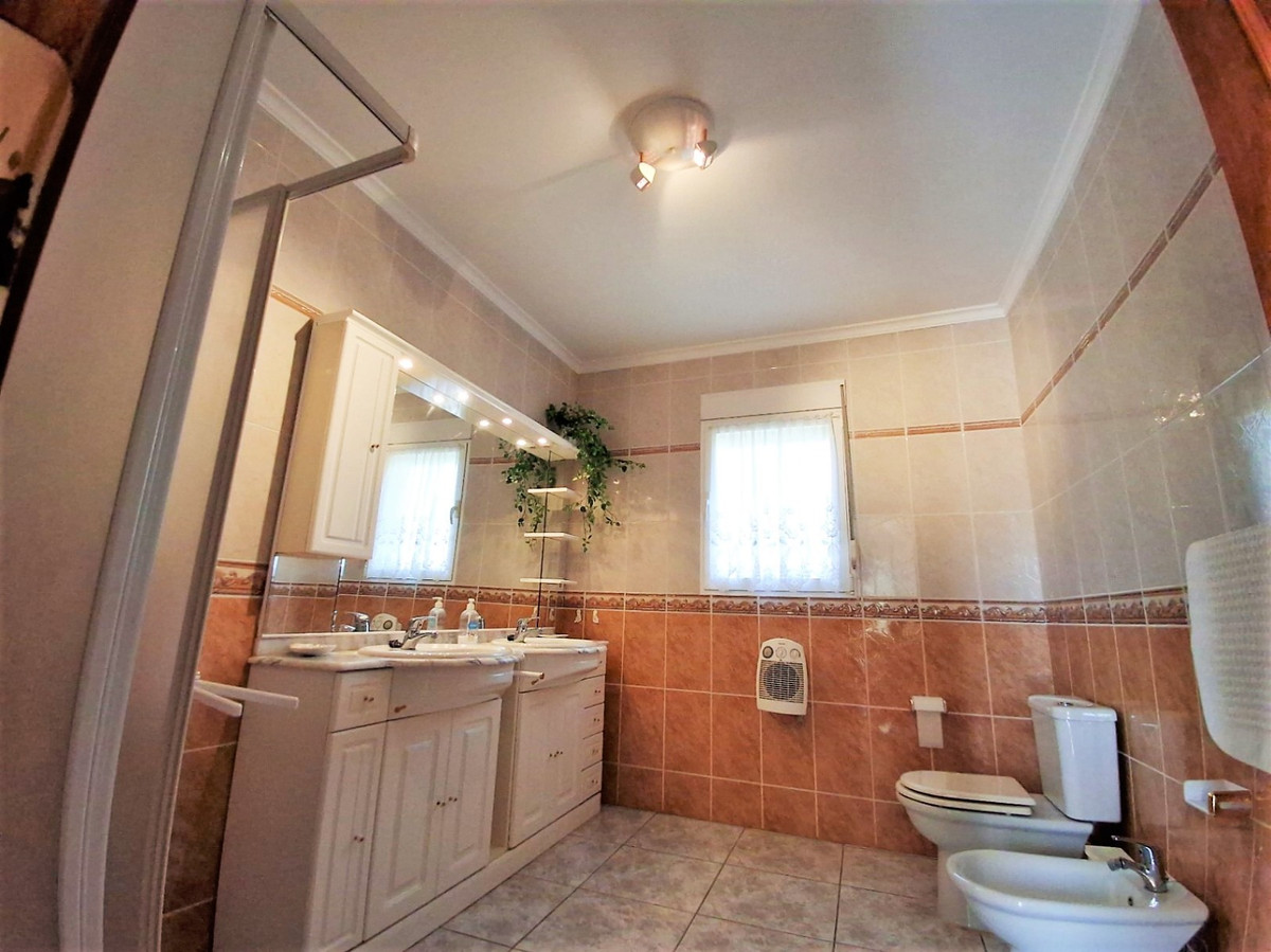 Se vende Villa - Chalet de 3 dormitorios en Costa Blanca, Alicante, España