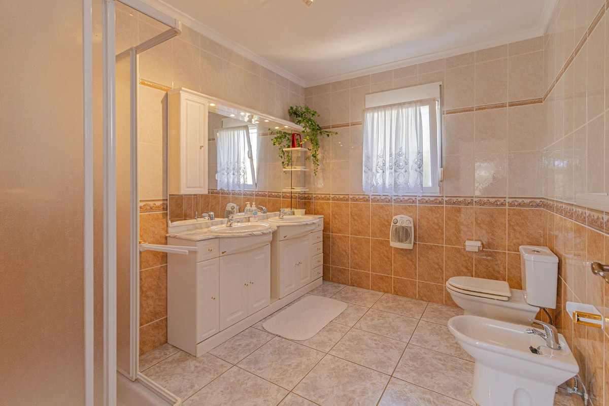 Se vende Villa - Chalet de 3 dormitorios en Costa Blanca, Alicante, España