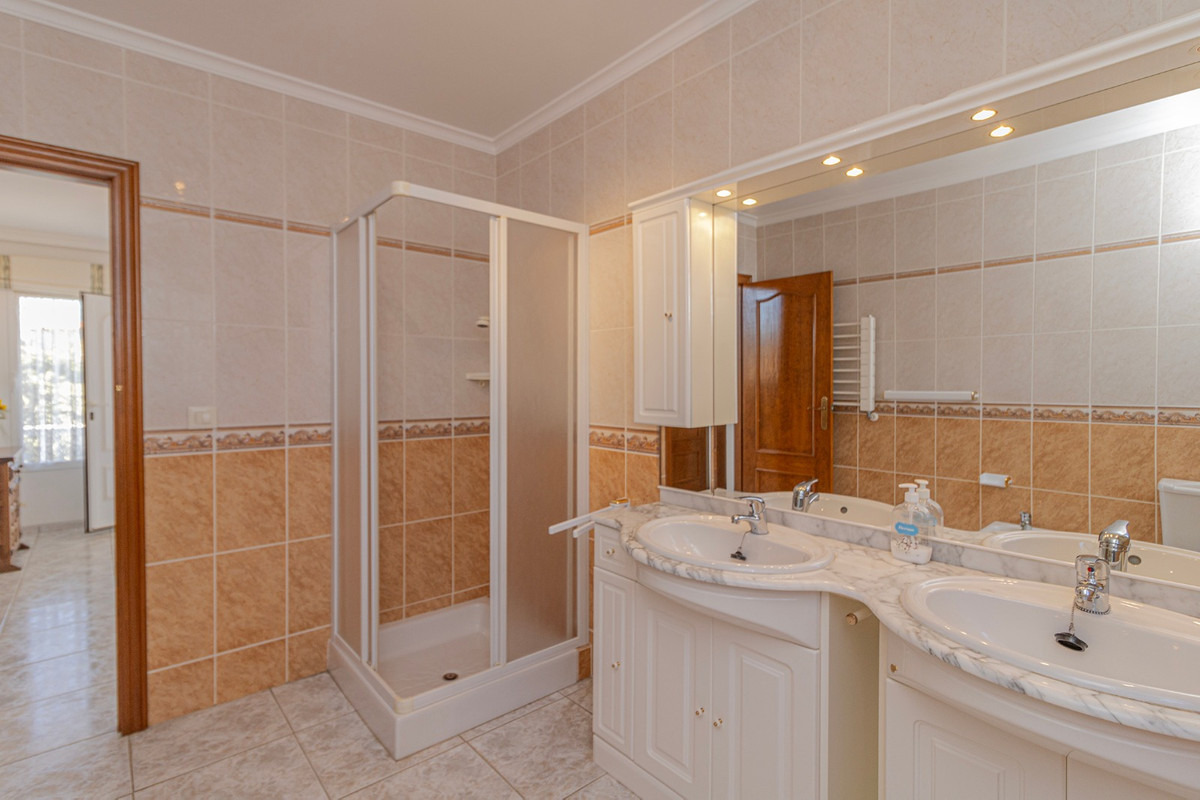 Se vende Villa - Chalet de 3 dormitorios en Costa Blanca, Alicante, España