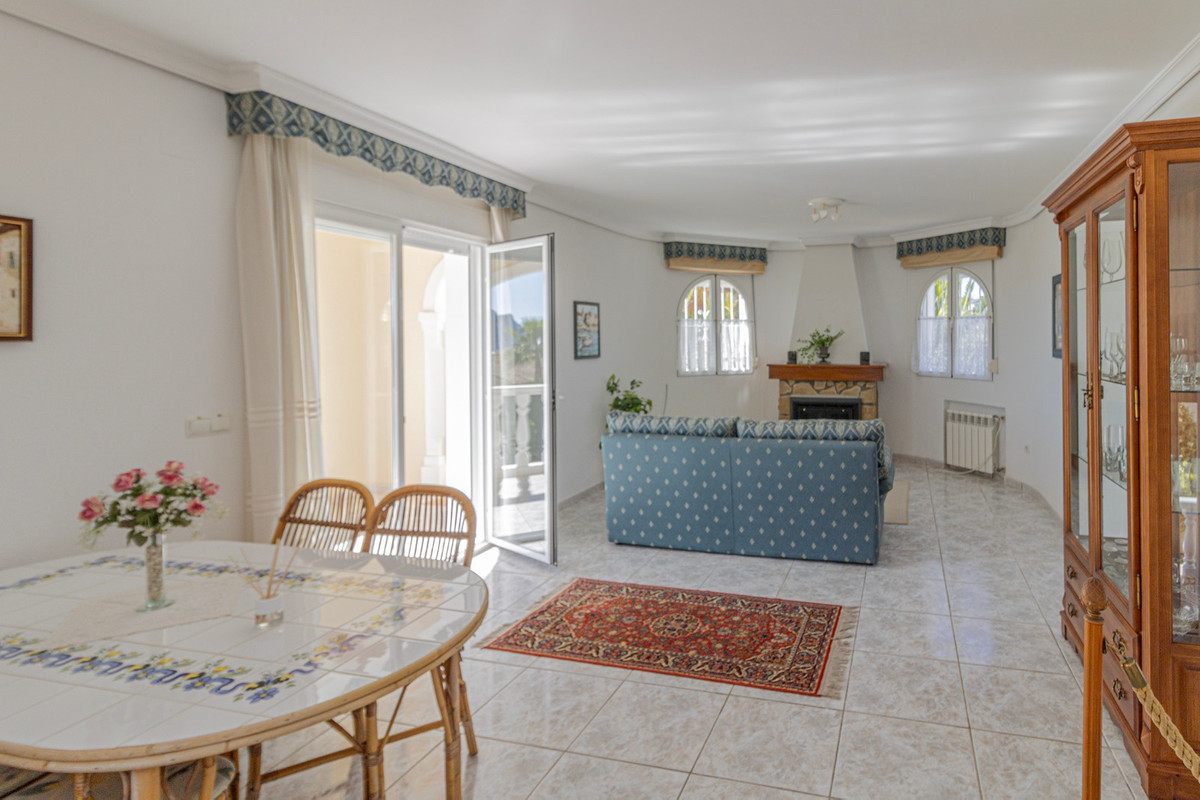 Se vende Villa - Chalet de 3 dormitorios en Costa Blanca, Alicante, España