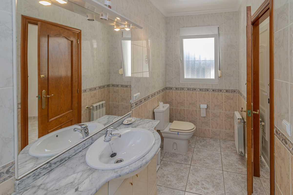 Se vende Villa - Chalet de 3 dormitorios en Costa Blanca, Alicante, España