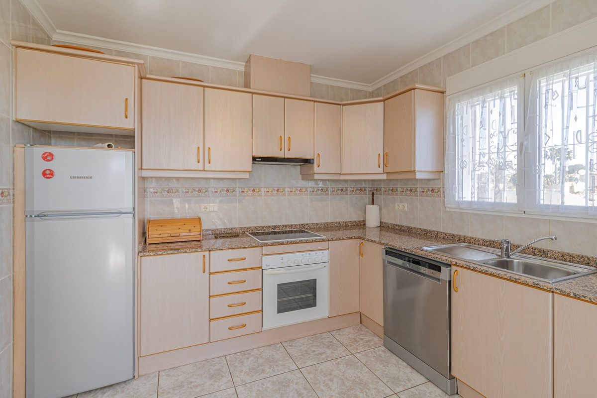 Se vende Villa - Chalet de 3 dormitorios en Costa Blanca, Alicante, España