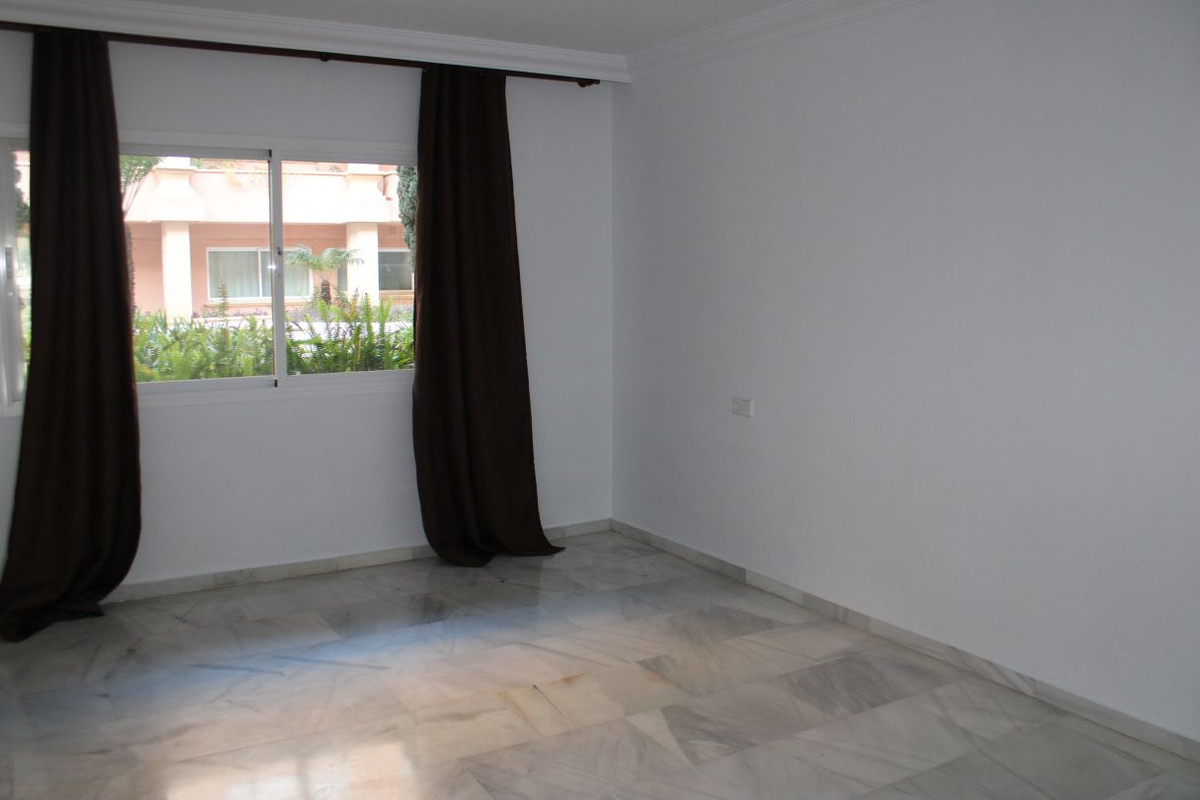 Se vende Apartamento Planta Baja de 2 dormitorios en Costa Del Sol, Málaga, España