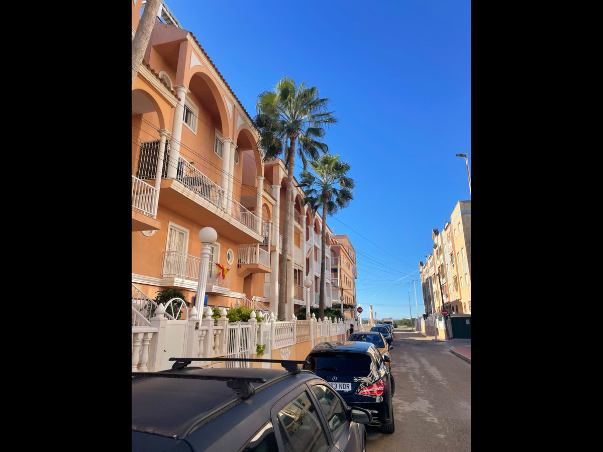 Se vende Apartamento Planta Baja de 2 dormitorios en Costa Blanca, Alicante, España