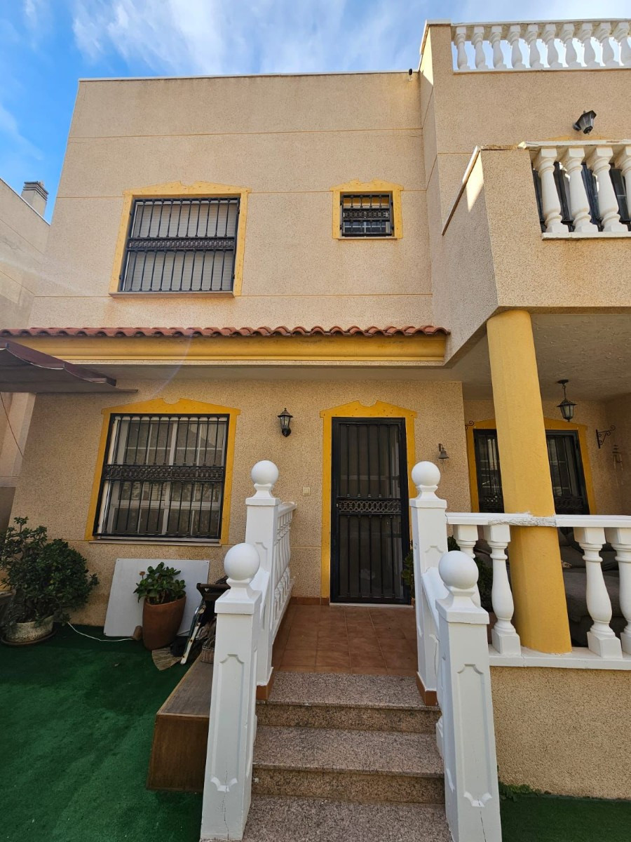 4 Bed Townhouse for sale in Guardamar Del Segura Costa Blanca, Alicante, Spain