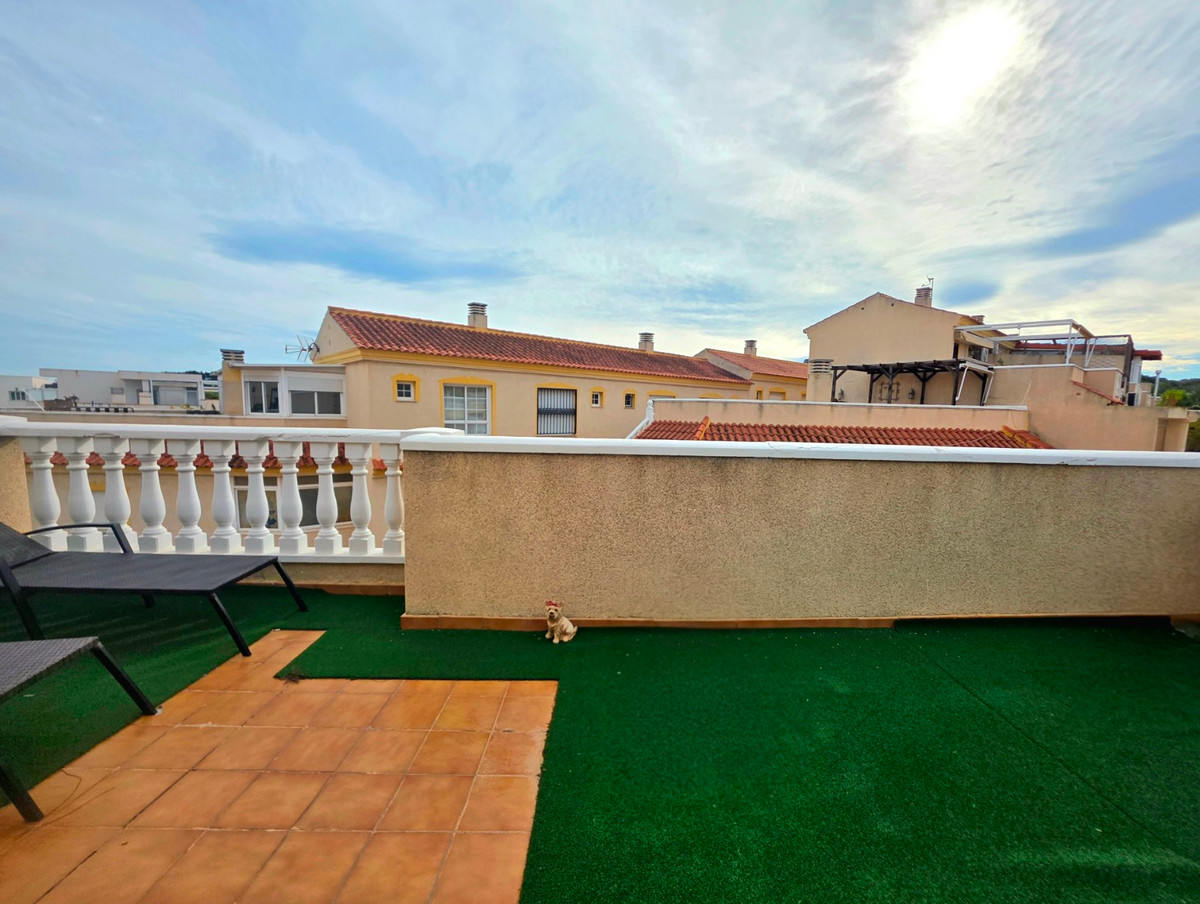4 Bed Townhouse for sale in Guardamar Del Segura Costa Blanca, Alicante, Spain