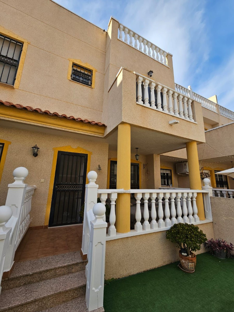 4 Bed Townhouse for sale in Guardamar Del Segura Costa Blanca, Alicante, Spain
